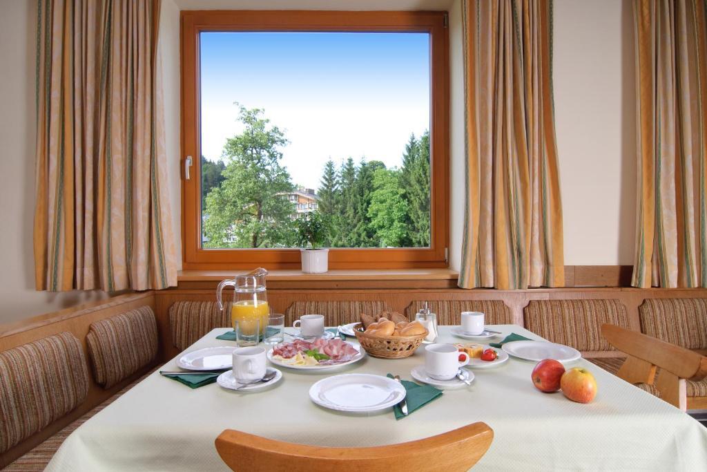 Hubertushof Hotel Latschach ober dem Faakersee Room photo
